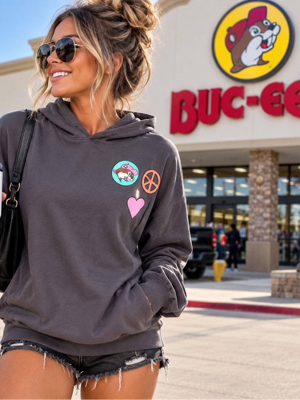 Buc-ee's pullover hoodie - Women’s M